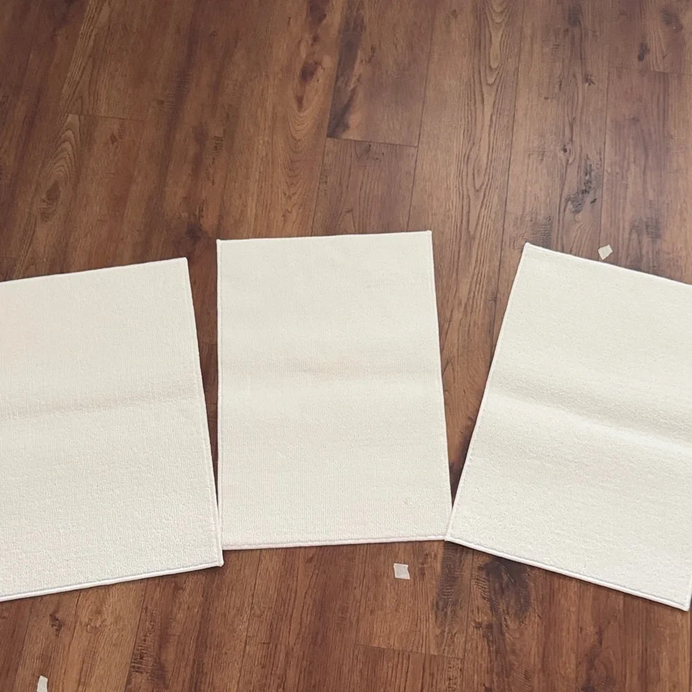 Set of Cream Textured Bathmats - Picture 6 of 10